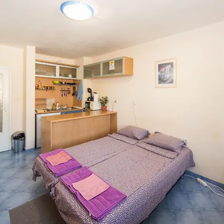 Lazur - Sunny Flat Apartman *